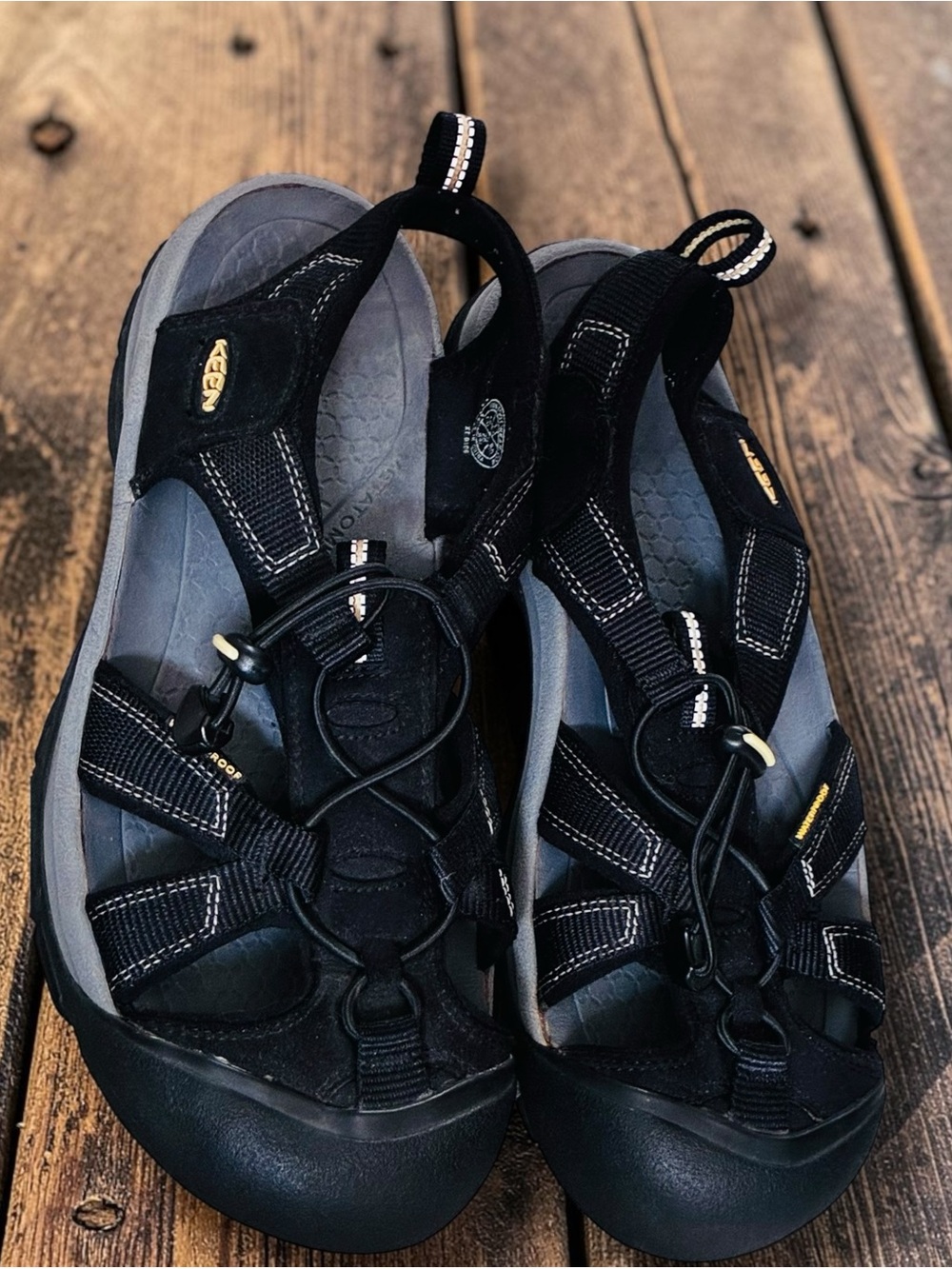 KEEN Venice H2 Women's Size 11 Sandals Black Waterproof Hiking Water Shoes EUC